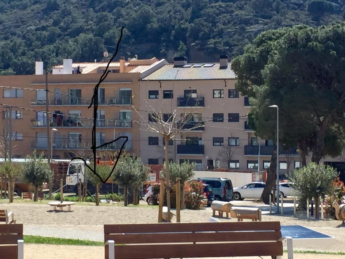 Appartement Standing 58M Plage A 3Mn En Voiture Росес Екстериор снимка