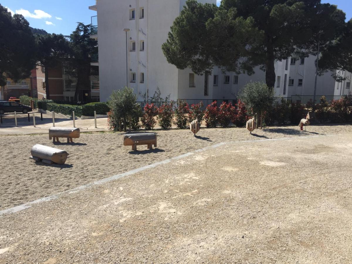 Appartement Standing 58M Plage A 3Mn En Voiture Росес Екстериор снимка
